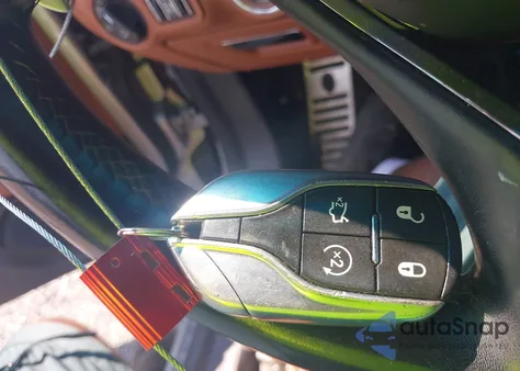 2014 Maserati Quattroporte S Q4 z USA, uszkodzony, nr VIN ZAM56RRAXE1116842